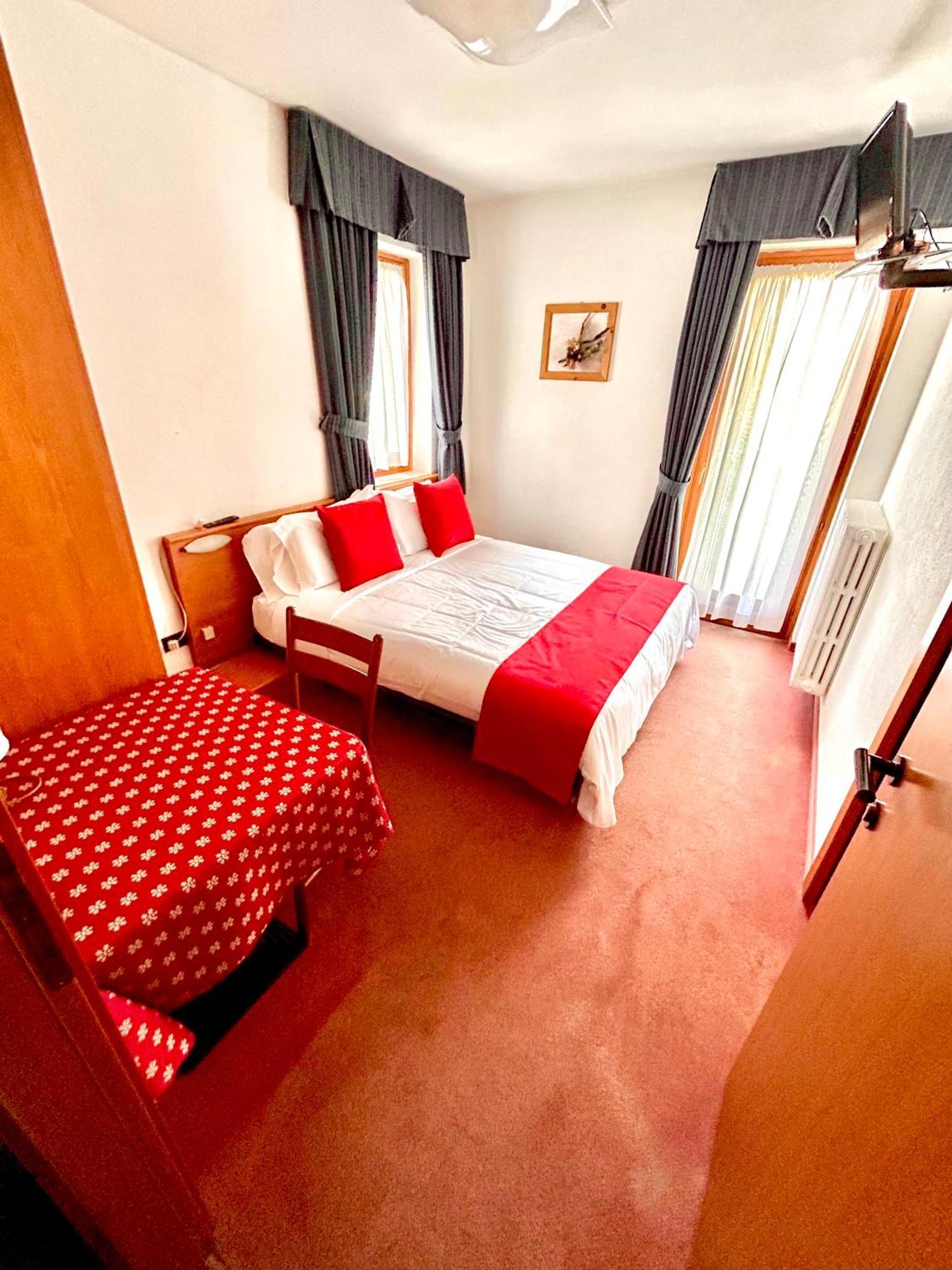 Hotel La Nigritella Bardonecchia Exteriör bild